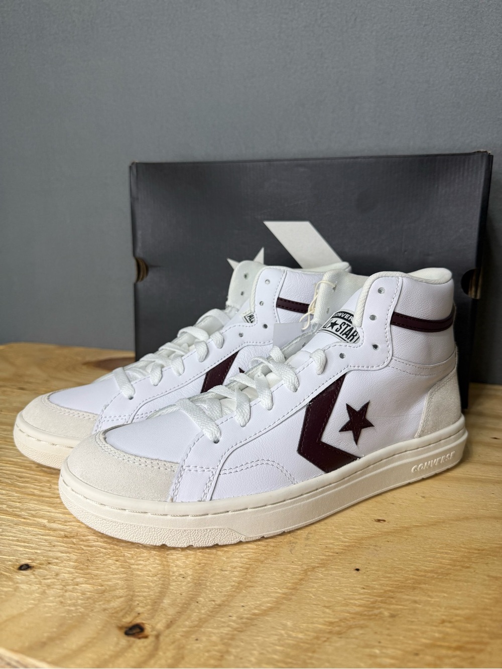 Men’s Size 9/Women’s 10.5 - Converse Pro Blaze Classic Mid Shoes NIB